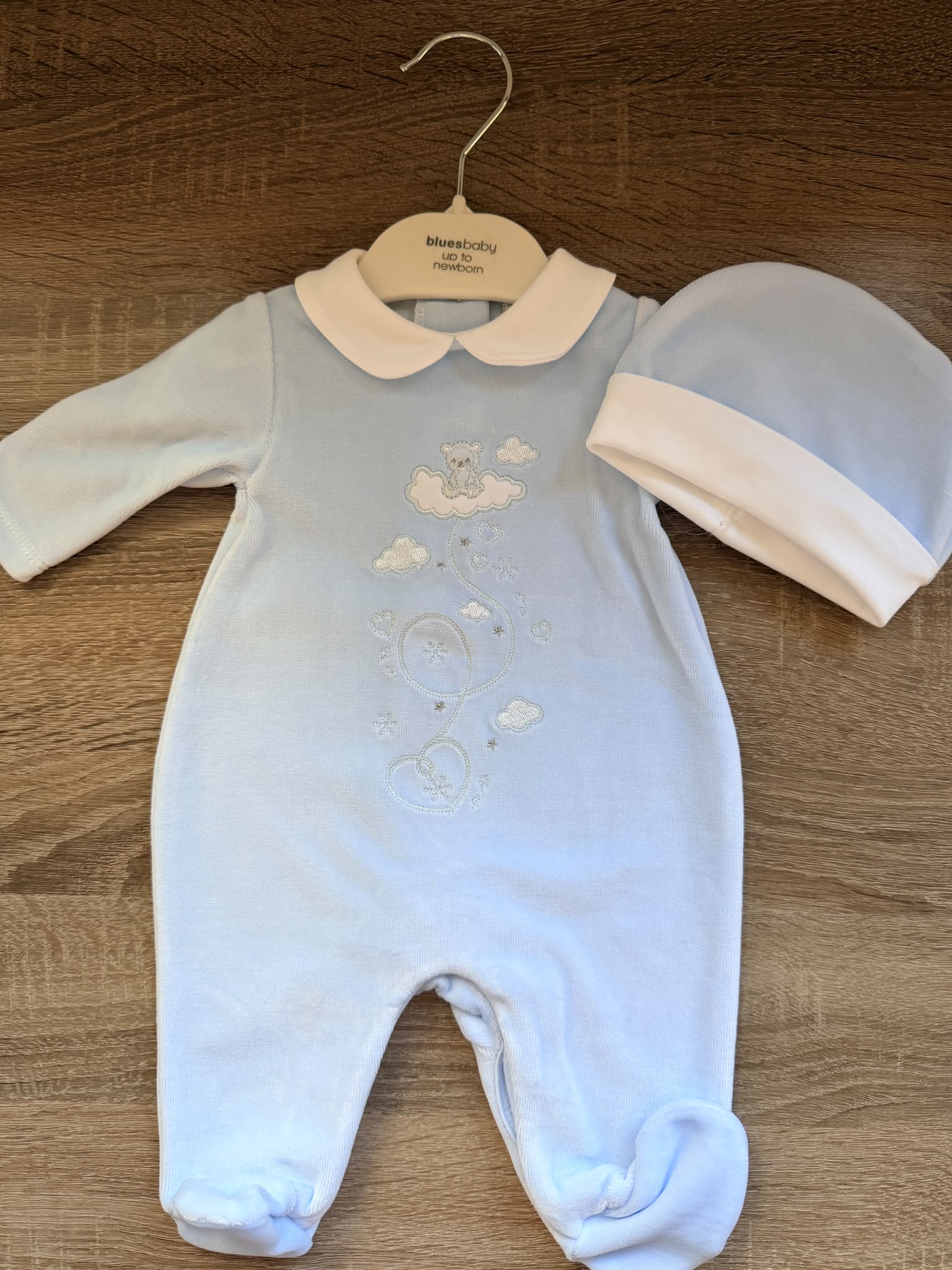 Bluesbaby boxpakje velours met mutsje licht blauw - Afbeelding 2
