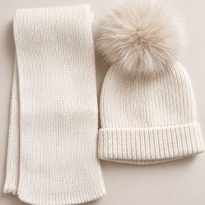 Luxe Gebreide Winterset – Muts met Pompom & Sjaal kleur off white